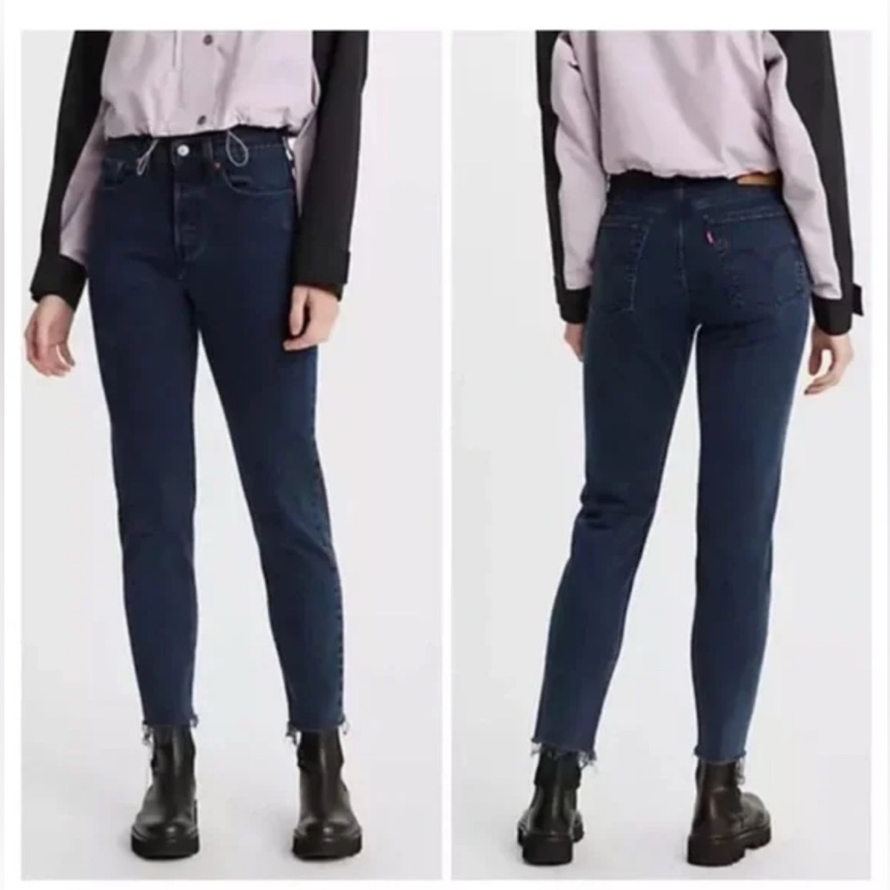 LEVI wedgie raw hem jean sz 24